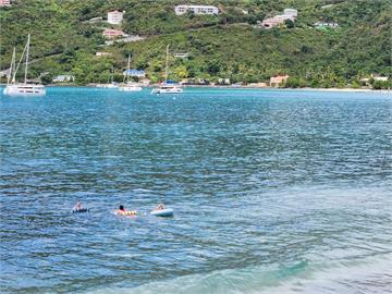 15 Girls Beach Float